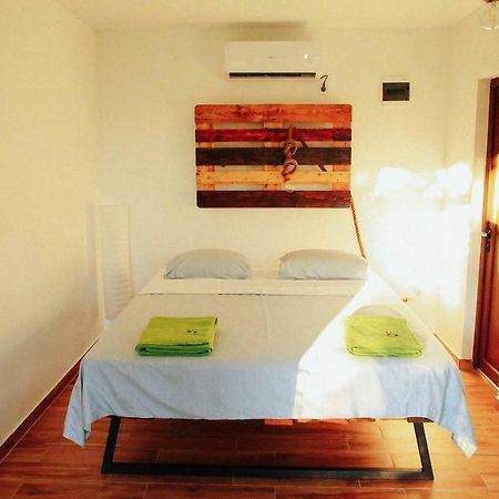 Donkey Farm Martinici - Farma Magaraca Martinici Bed & Breakfast ดานิลอฟแกรด ภายนอก รูปภาพ