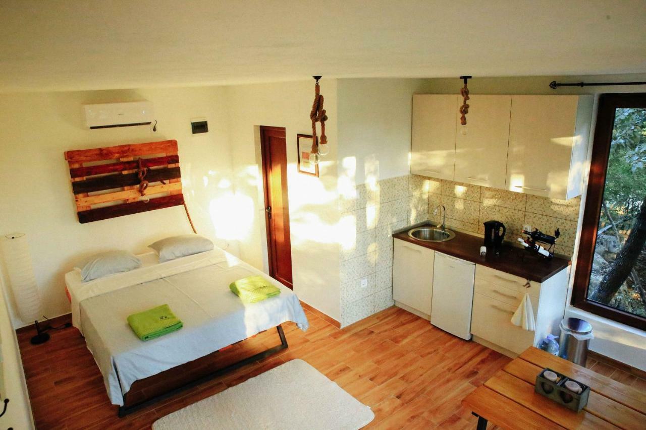 Donkey Farm Martinici - Farma Magaraca Martinici Bed & Breakfast ดานิลอฟแกรด ภายนอก รูปภาพ