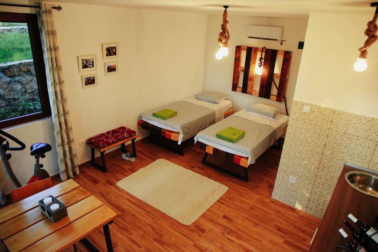 Donkey Farm Martinici - Farma Magaraca Martinici Bed & Breakfast ดานิลอฟแกรด ภายนอก รูปภาพ