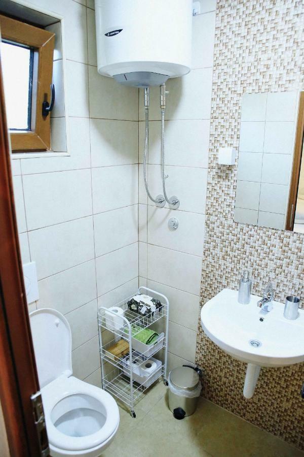 Donkey Farm Martinici - Farma Magaraca Martinici Bed & Breakfast ดานิลอฟแกรด ภายนอก รูปภาพ